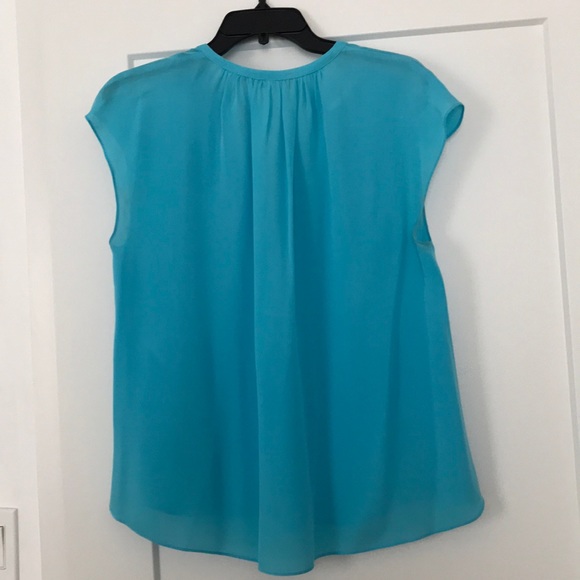 Flowy silk v neck blouse by Zoa - Picture 4 of 5